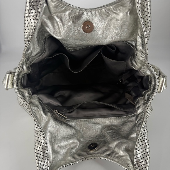 CHANEL Rodeo Drive Tote - Picture 8 of 9